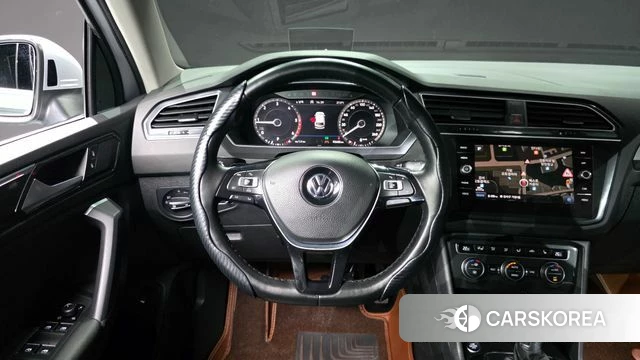 Volkswagen Tiguan second Generation 2018 Серебристо-серый из Кореи, фото 4
