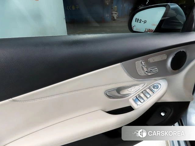 Mercedes-Benz C-Class W205 2018 Небесно-голубой из Кореи, фото 4