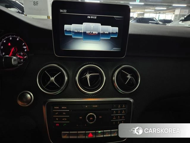 Mercedes-Benz A-Class W176 2018 Белый из Кореи, фото 4