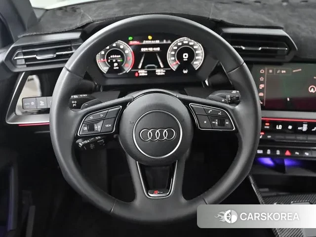 Audi A3 (8Y) 2024 Белый из Кореи, фото 4