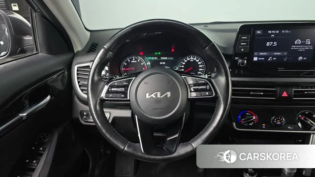 Kia Seltos 2022 Серый из Кореи, фото 4