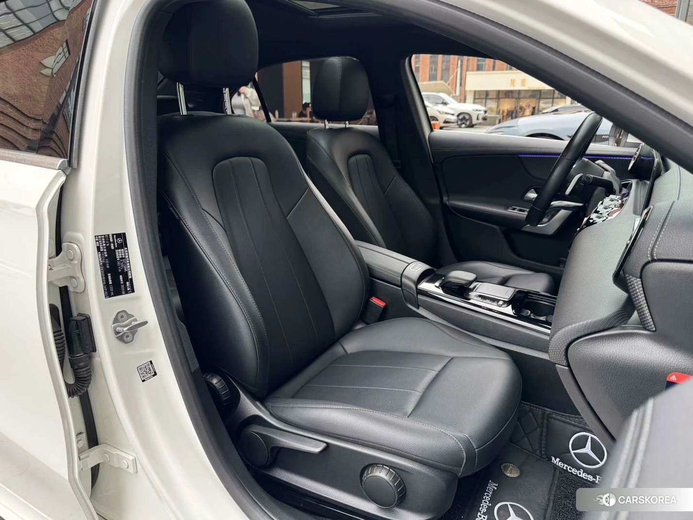 Mercedes-Benz Class A 2022 Белый из Китая, фото 4
