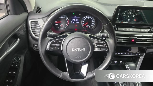 Kia Seltos 2022 Белый из Кореи, фото 4