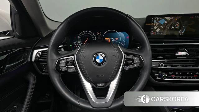 BMW 5 Series (G30) 2019 Белый из Кореи, фото 4