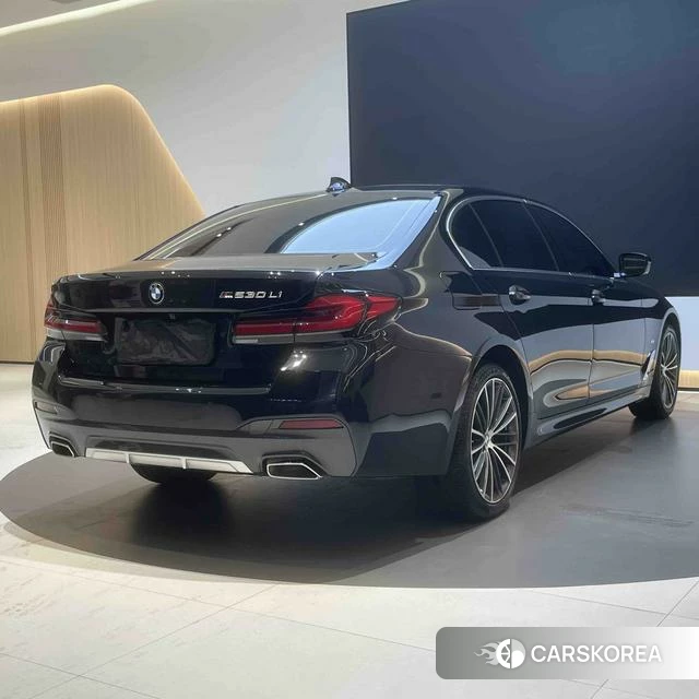 BMW 5 series 2021 Черный из Китая, фото 4
