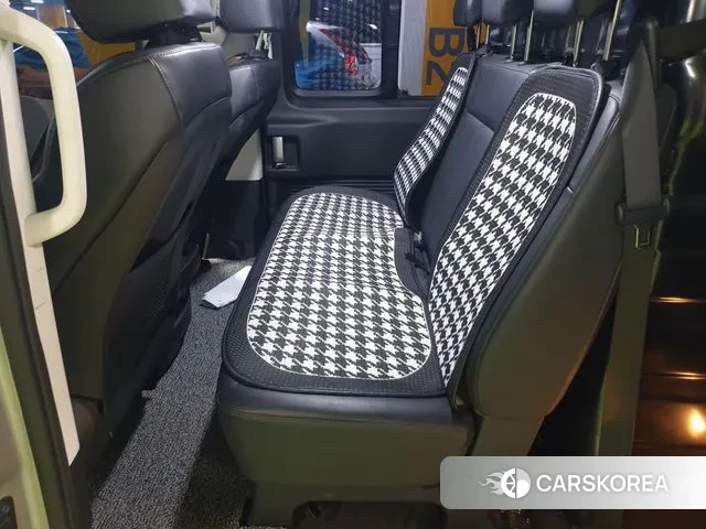 Hyundai Staria 2022 Серебристо-серый из Кореи, фото 4