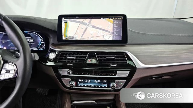 BMW 5 Series (G30) 2023 Черный из Кореи, фото 4