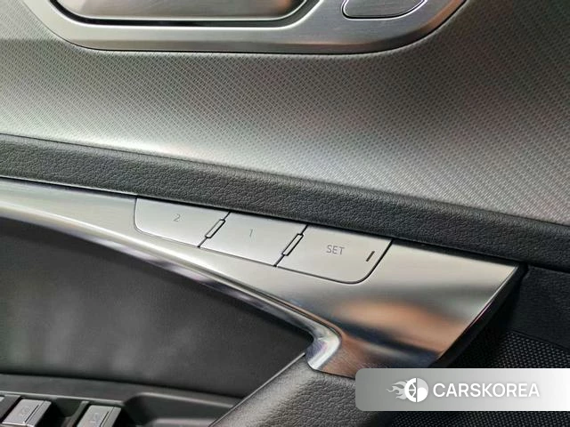 Audi A6 (import) 2024 Черный из Китая, фото 4