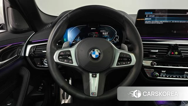 BMW 5 Series (G30) 2021 Белый из Кореи, фото 4