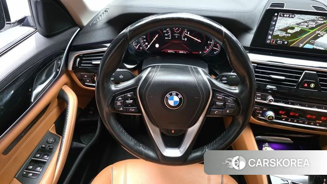 BMW 5 Series (G30) 2018 Белый из Кореи, фото 4