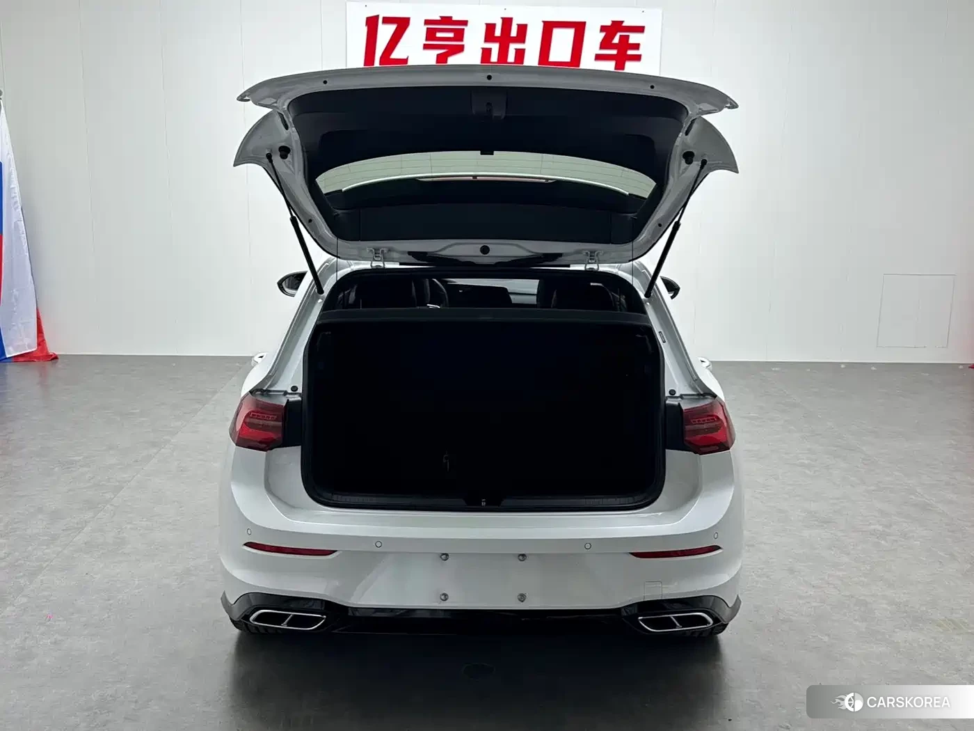 Volkswagen Golf 2022 Белый из Китая, фото 4