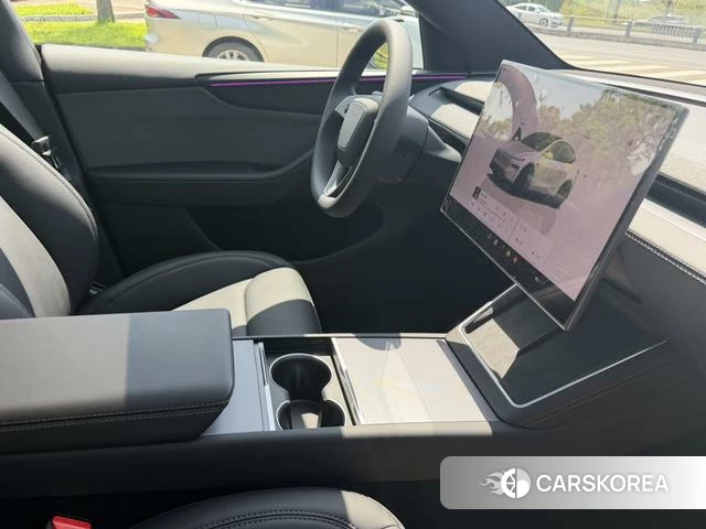 Tesla Model Y 2026 Белый из Китая, фото 4