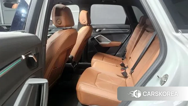 Audi Q3 (F3) 2023 Белый из Кореи, фото 4