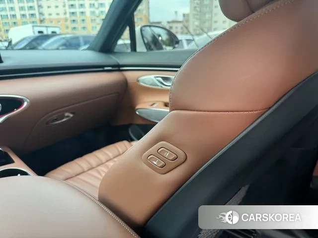 Genesis GV70 2023 Белый из Кореи, фото 4