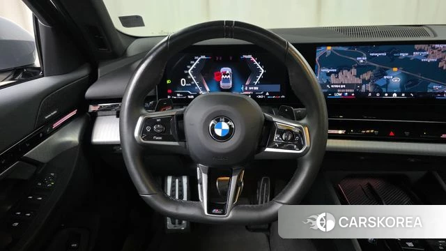 BMW 5 Series (G60) 2024 Небесно-голубой из Кореи, фото 4
