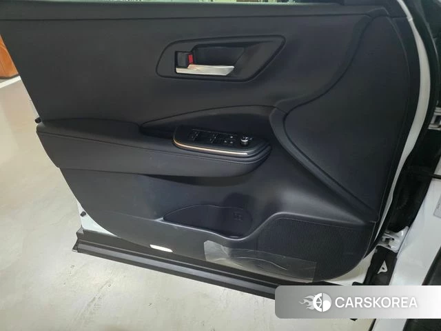 Toyota Crown Crossover 2023 Белый из Кореи, фото 4