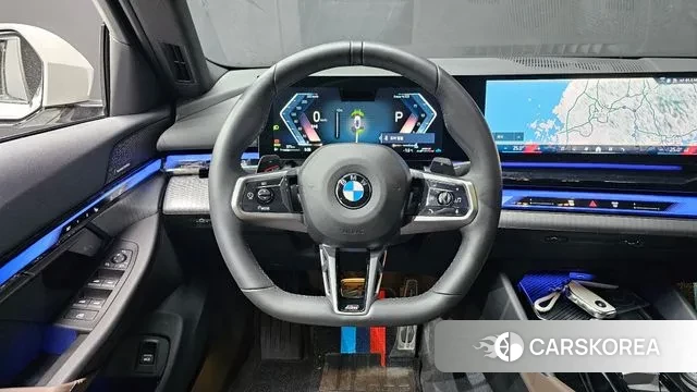 BMW 5 Series (G60) 2025 Белый из Кореи, фото 4