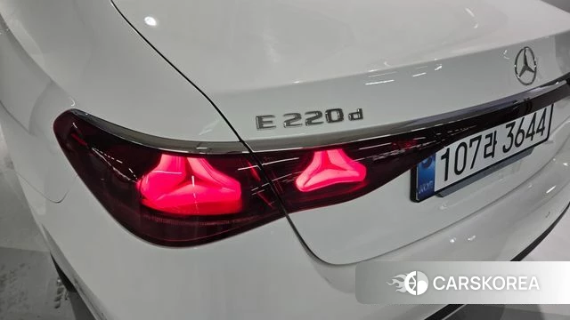 Mercedes-Benz E-Class W214 2025 Белый из Кореи, фото 4
