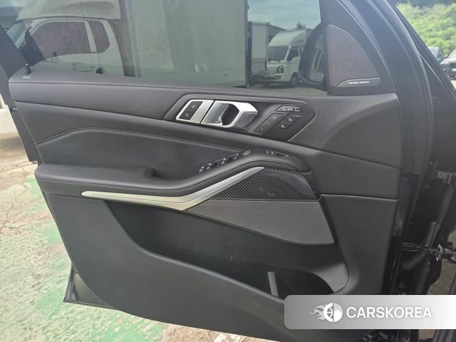 BMW X7 (G07) 2026 Черный из Кореи, фото 4