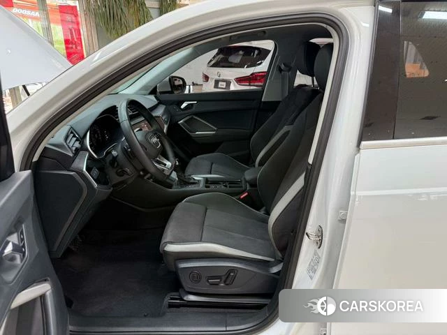 Audi Q3 2023 Белый из Китая, фото 4