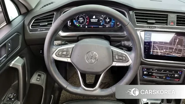 Volkswagen Tiguan Allspace 2022 Белый из Кореи, фото 4