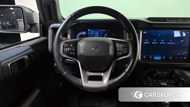 Ford Bronco 6th Generation 2022 Черный из Кореи, фото 4