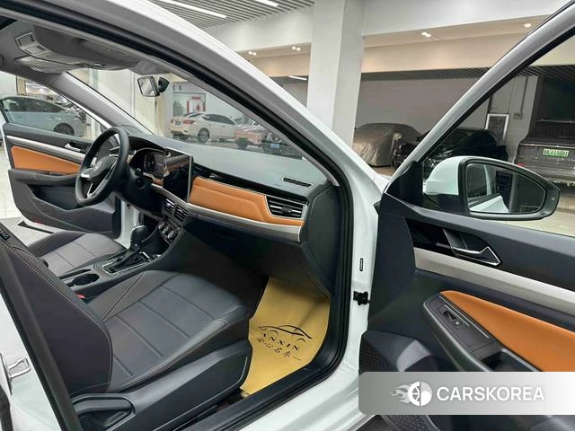 Volkswagen Bora 2024 Белый из Китая, фото 4