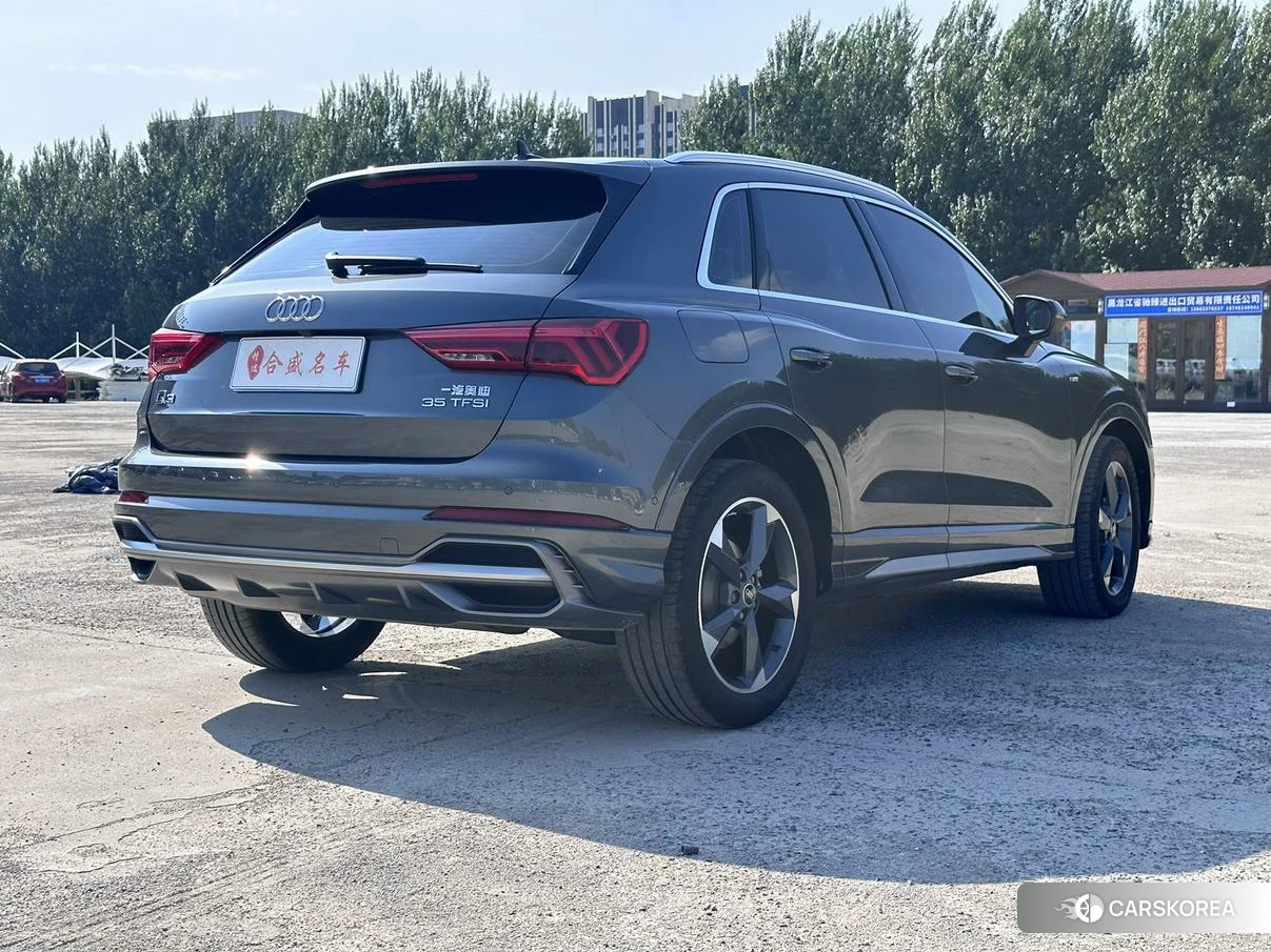 Audi Q3 2022 Темно-серый из Китая, фото 4