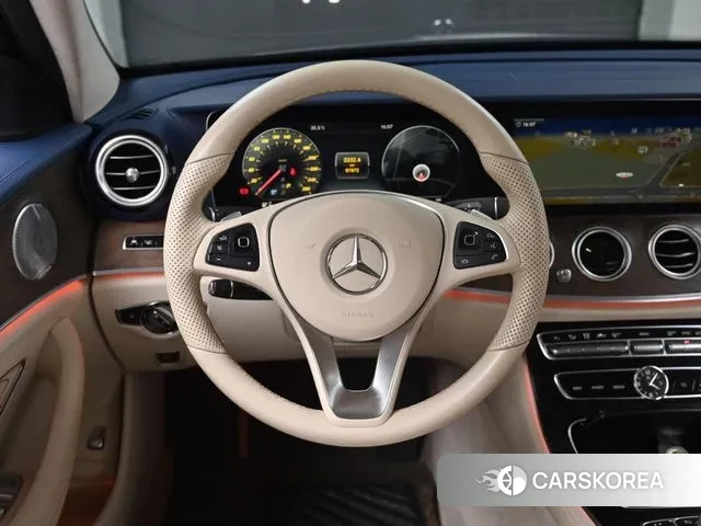 Mercedes-Benz E-Class W213 2018 Черный из Кореи, фото 4