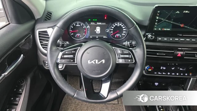 Kia Seltos 2022 Белый из Кореи, фото 4