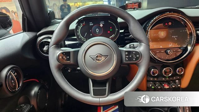 Mini Cooper S Convertible 2024 Серебряный из Кореи, фото 4