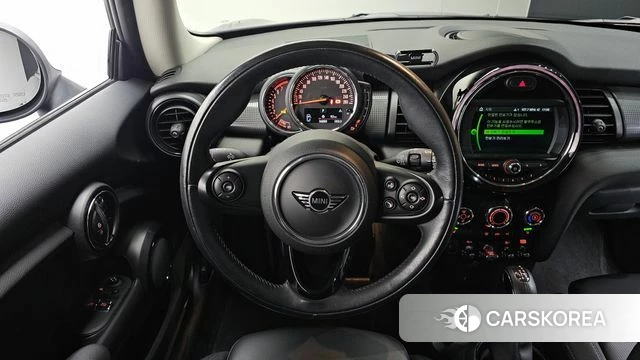 Mini Cooper 2018 Черный из Кореи, фото 4