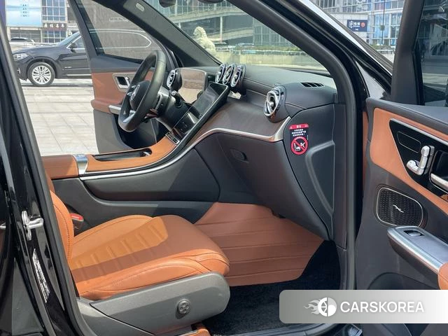 Mercedes-Benz GLC 2024 Черный из Китая, фото 4