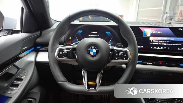 BMW 5 Series (G60) 2024 Светло-серебряный цвет из Кореи, фото 4