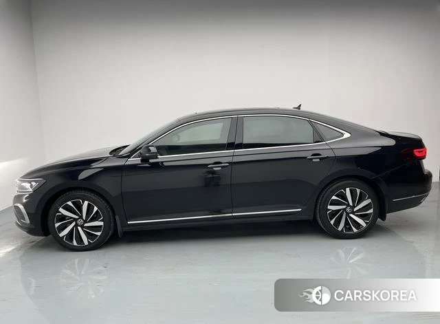 Volkswagen Passat 2024 Черный из Китая, фото 4