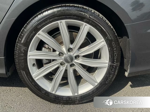 Audi A6L 2021 Темно-серый из Китая, фото 4