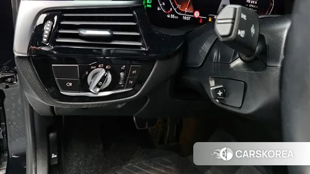 BMW 5 Series (G30) 2021 Черный из Кореи, фото 4