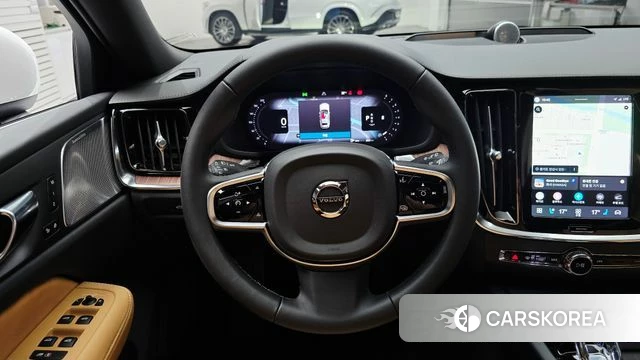 Volvo V60 Cross-Country 2nd Generation 2025 Белый из Кореи, фото 4