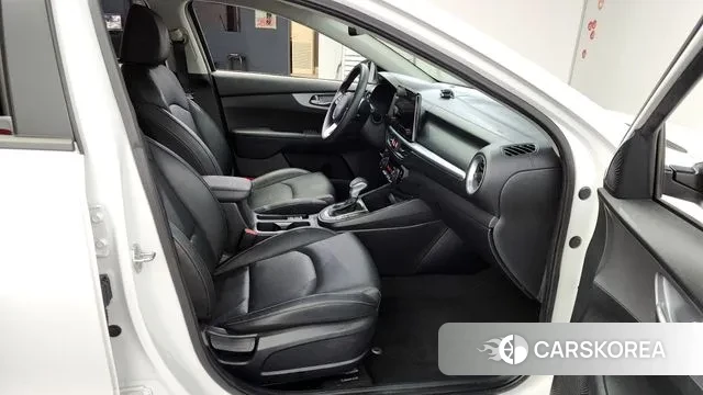 Kia The New K3 2nd generation 2021 Белый из Кореи, фото 4