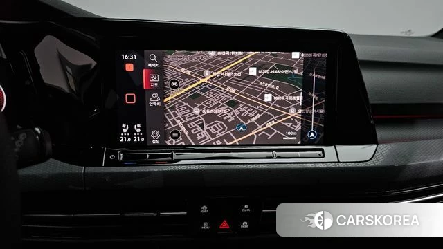 Volkswagen Golf 8th Generation 2024 Белый из Кореи, фото 4