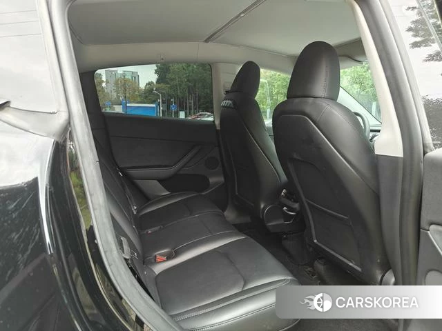 Tesla Model Y 2023 Черный из Китая, фото 4