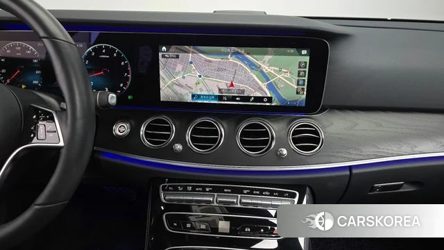 Mercedes-Benz E-Class W213 2023 Белый из Кореи, фото 4