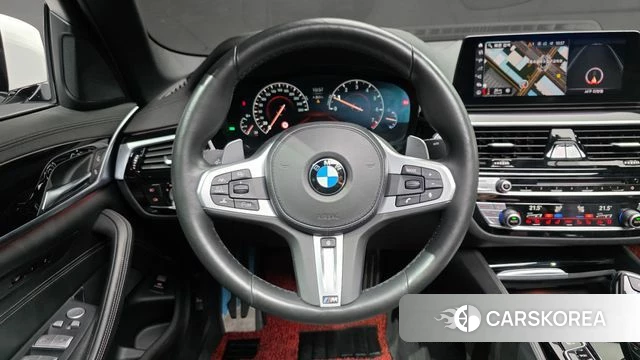 BMW 5 Series (G30) 2019 Белый из Кореи, фото 4