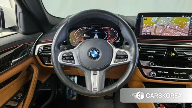 BMW 5 Series (G30) 2021 Белый из Кореи, фото 4
