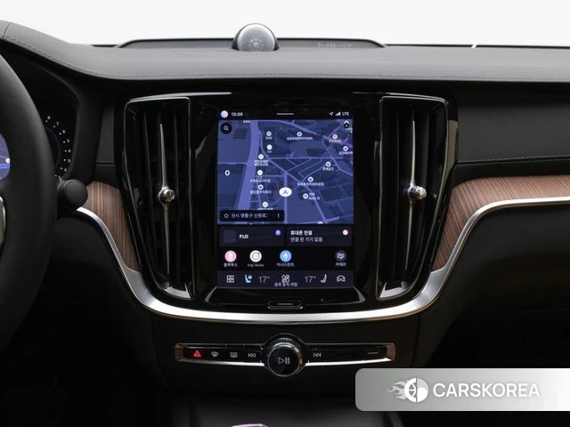 Volvo S60 3rd generation 2024 Белый из Кореи, фото 4