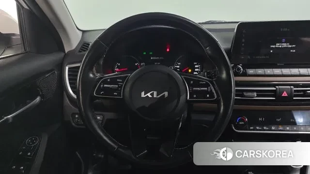 Kia Seltos 2022 Белый из Кореи, фото 4