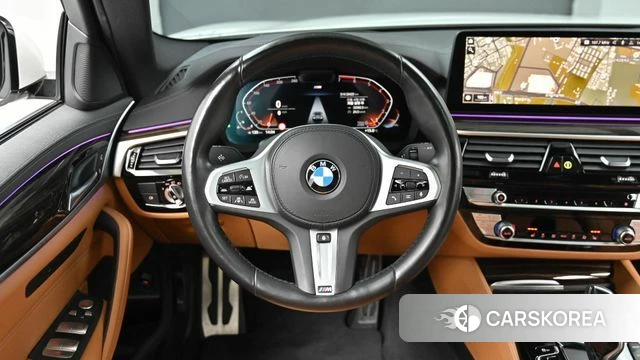 BMW 5 Series (G30) 2021 Белый из Кореи, фото 4