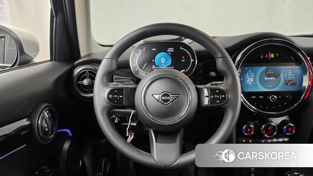 Mini Cooper 2023 Черный из Кореи, фото 4