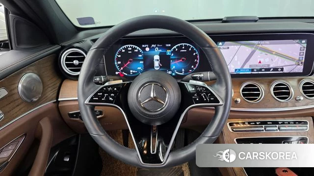 Mercedes-Benz E-Class W213 2022 Белый из Кореи, фото 4