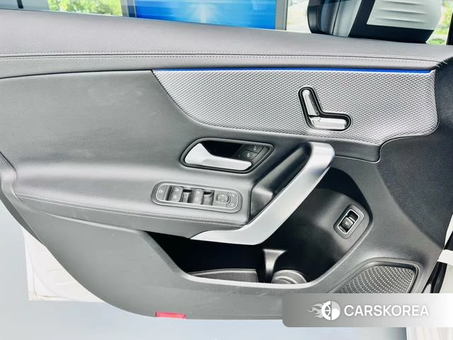 Mercedes-Benz Class A 2023 Белый из Китая, фото 4